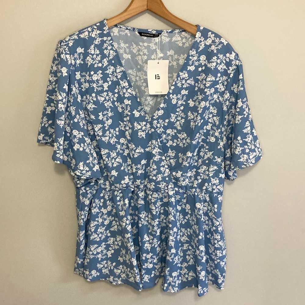 BloomChic Blue and White Floral V-Neck Blouse